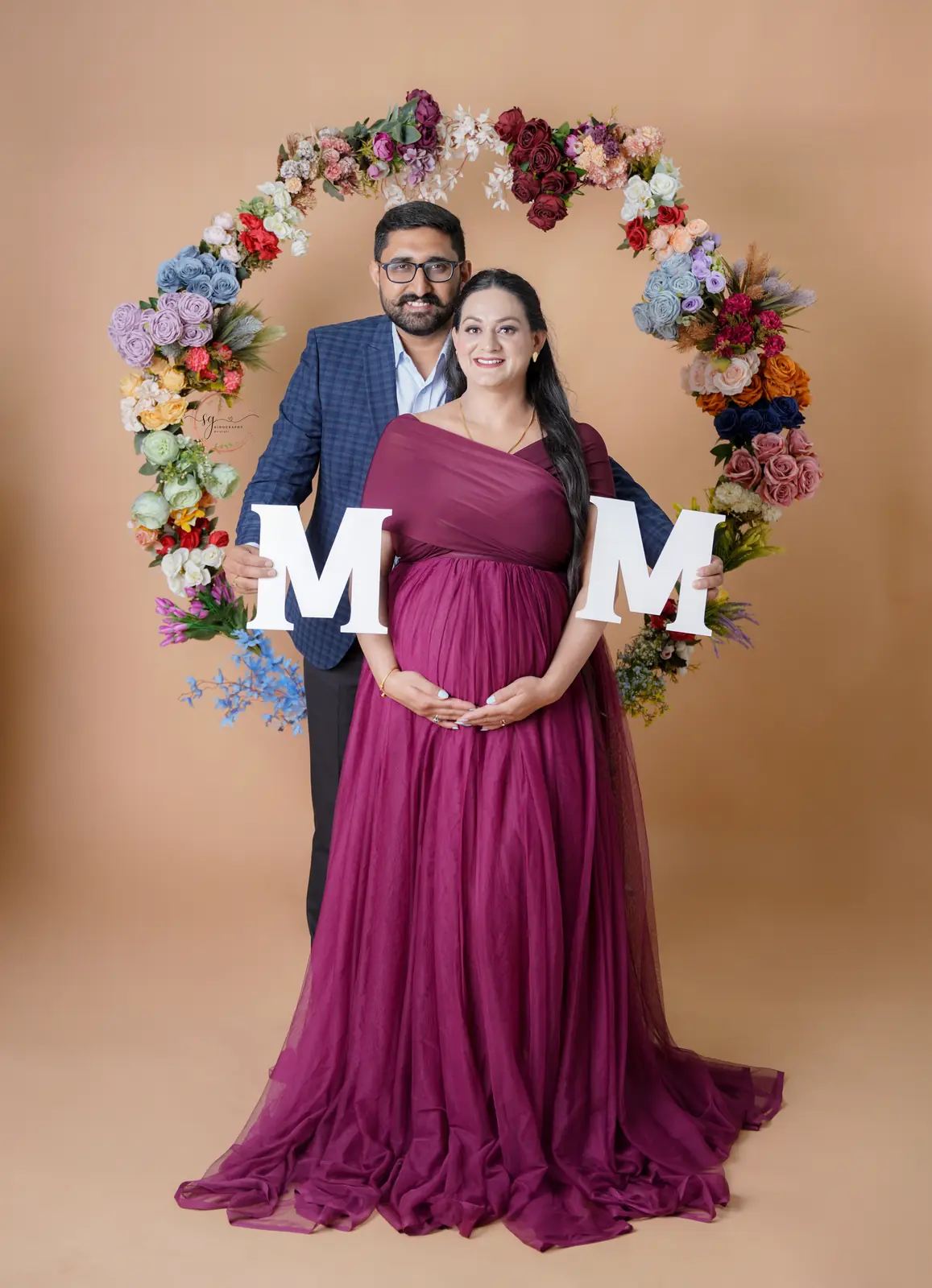 Outdoor Maternity Shoot