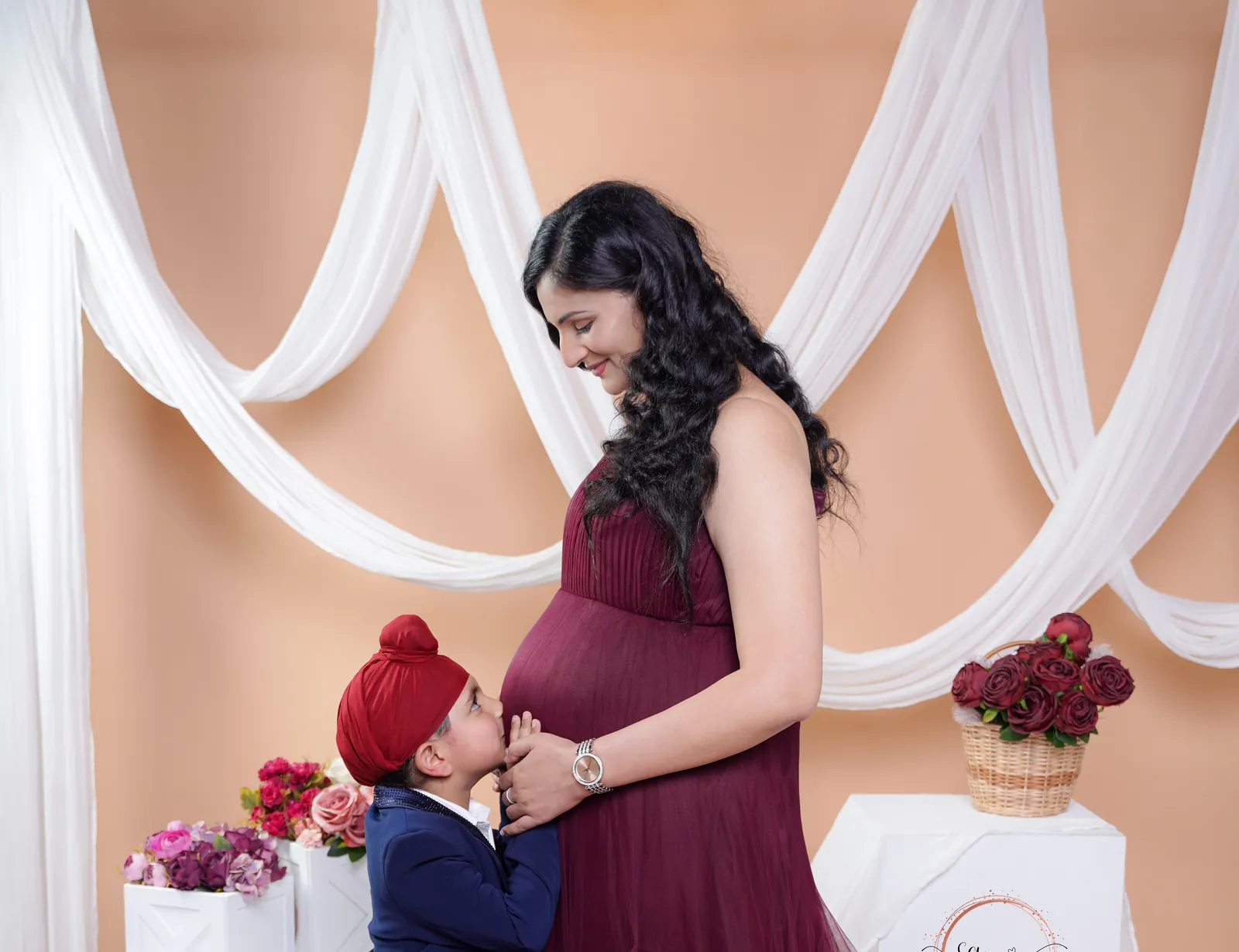 Creative maternity shoot of expecting mother